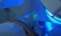 عوارض رادیوتراپی: عوارض ناشی از پرتو درمانی در بیمار سرطانی چیست؟