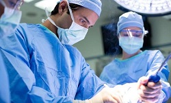 جراحی سرطان سینه: روش‌های انجام و عوارض جانبی آن